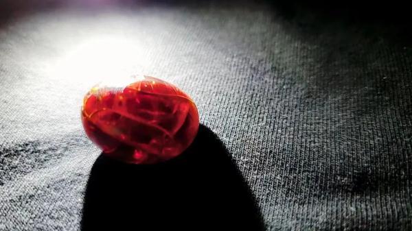 保存了20年的雞蛋變“紅寶石”，怎么回事？-圖2