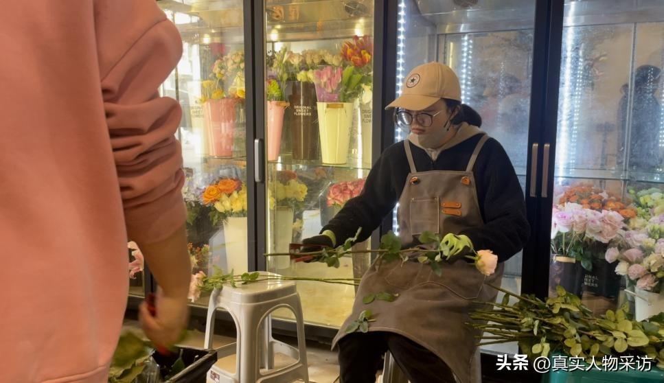 我海歸碩士，不堪職場內(nèi)卷，裸辭30萬高薪當(dāng)花店打工人，重獲新生-圖3